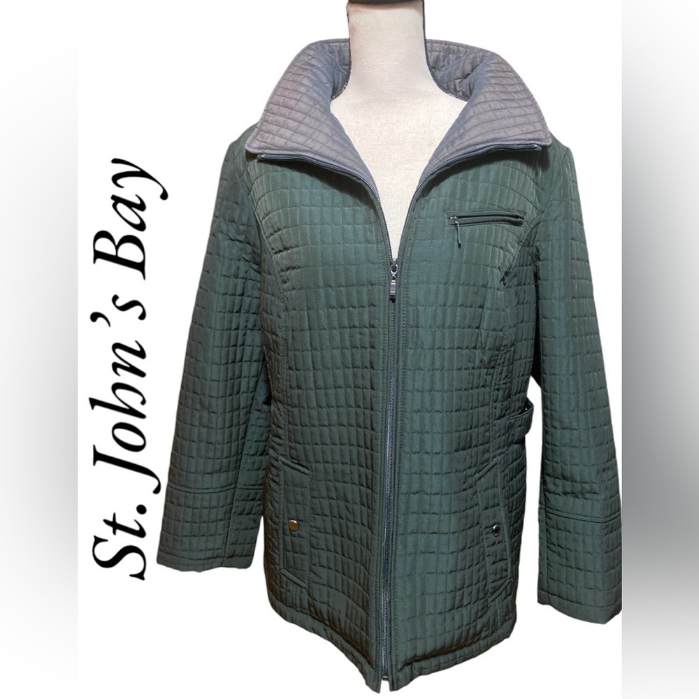 St. John’s Bay-1X women’s quilted full zip jacket. 3 pockets. Green. Like new!!!